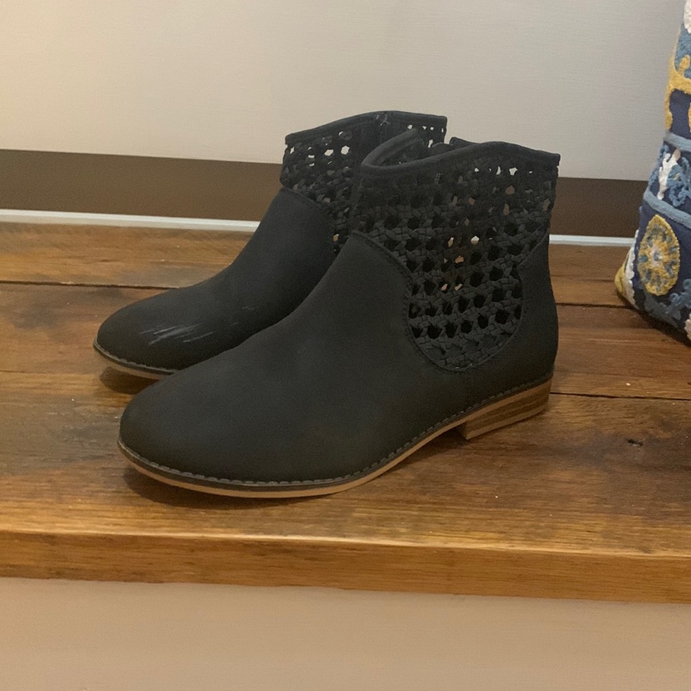 black ankle boots- small scuff on the front right boot.